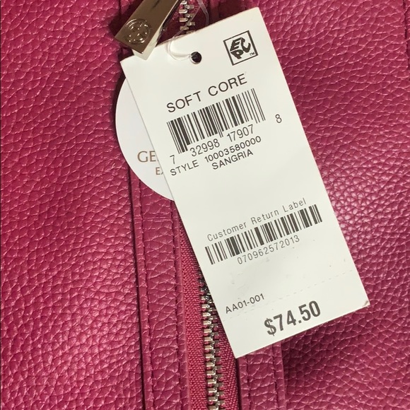 Giani Bernini Triple-zip Pebble Leather Dasher Bag - Picture 10 of 10